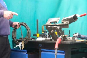 Welding earthing